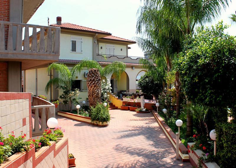 Hotel La Villa Misterbianco Dış mekan fotoğraf